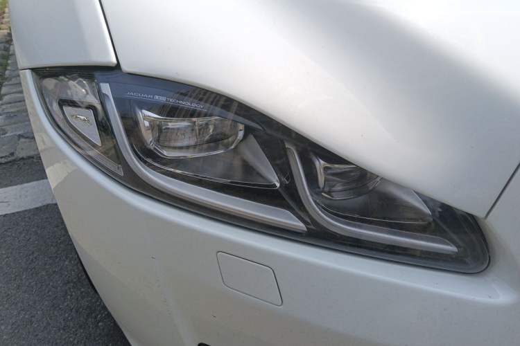 Used Jaguar XJ 2016 XJL 2.0T Two-Wheel-Drive Elegant Business Edition Right Front Headlight