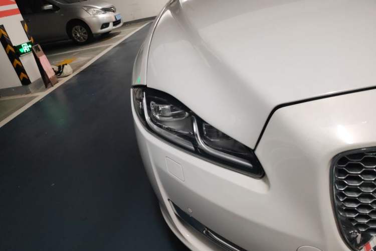 Used Jaguar XJ 2016 XJL 3.0 SC Two-Wheel-Drive Elegant Business Edition Right Front Headlight