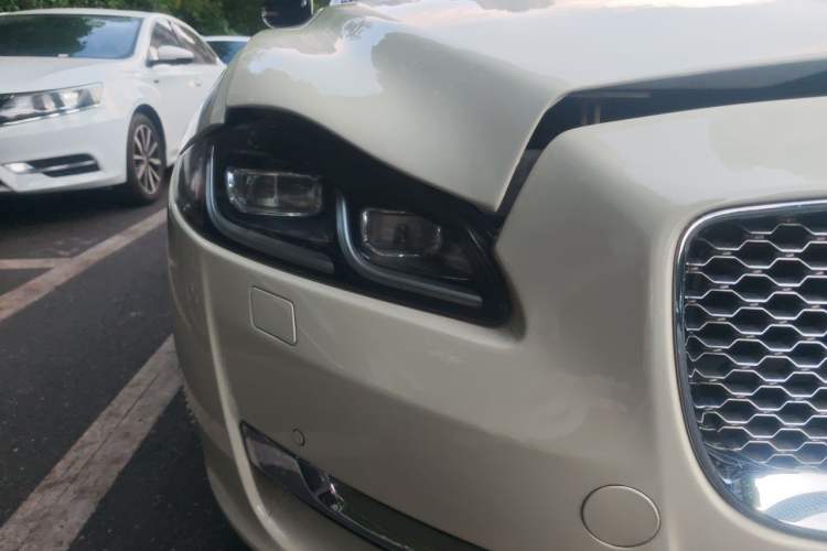 Used Jaguar XJ 2016 XJL 3.0 SC Four-Wheel Drive Panoramic Business Edition Right Front Headlight