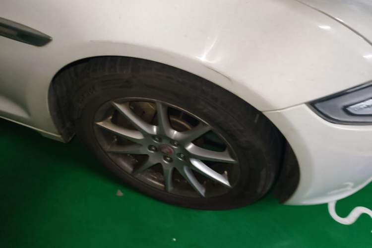 Used Jaguar XJ 2016 XJL 3.0 SC Two-Wheel-Drive Elegant Business Edition Right Front Wheel Hub