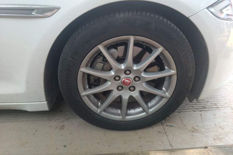 Used Jaguar XJ 2016 XJL 3.0 SC Two-Wheel-Drive Elegant Business Edition Right Front Wheel Hub