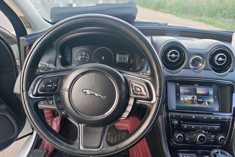 Used Jaguar XJ 2016 XJL 3.0 SC Two-Wheel-Drive Elegant Business Edition Steering Wheel