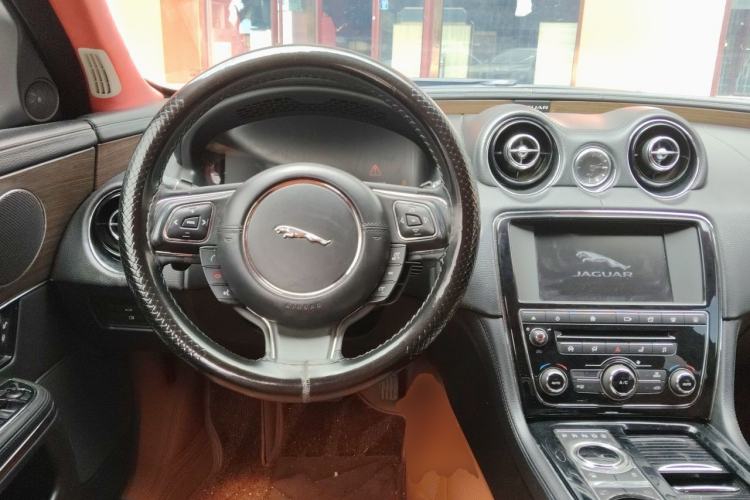 Used Jaguar XJ 2016 XJL 2.0T Two-Wheel-Drive Elegant Business Edition Steering Wheel
