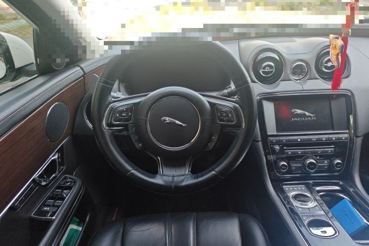 Used Jaguar XJ 2016 XJL 3.0 SC Two-Wheel-Drive Elegant Business Edition Steering Wheel