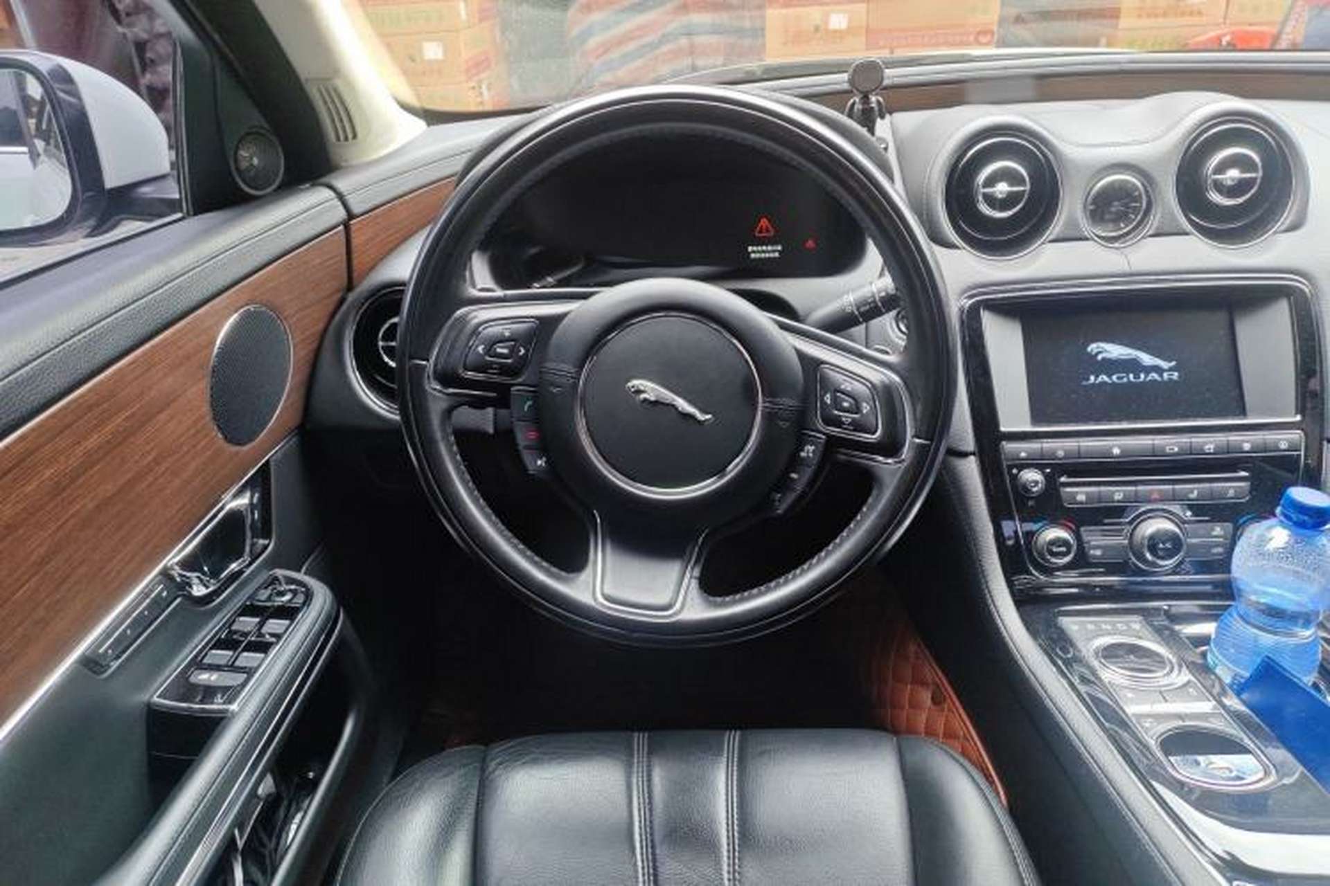 Used Jaguar XJ 2016 XJL 2.0T Two-Wheel-Drive Elegant Business Edition Steering Wheel