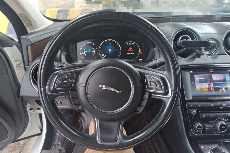 Used Jaguar XJ 2016 XJL 2.0T Two-Wheel-Drive Elegant Business Edition Steering Wheel