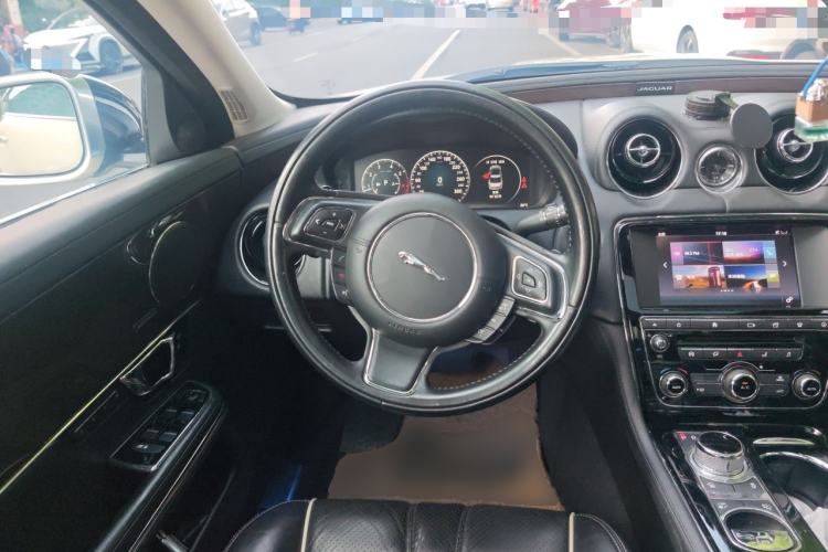 Used Jaguar XJ 2016 XJL 3.0 SC Four-Wheel Drive Panoramic Business Edition Steering Wheel