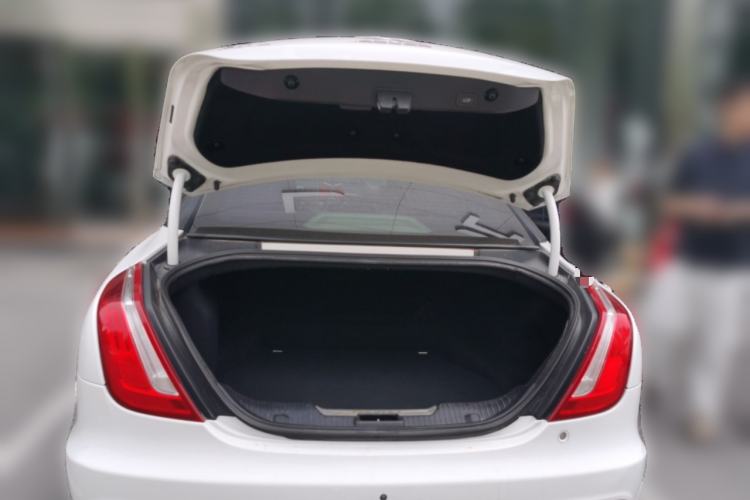 Used Jaguar XJ 2016 XJL 2.0T Two-Wheel-Drive Elegant Business Edition Trunk