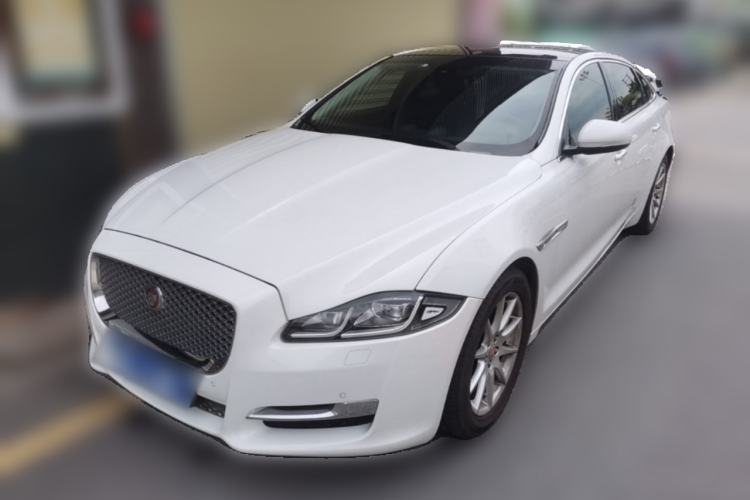 Used Jaguar XJ 2016 XJL 2.0T Two-Wheel-Drive Elegant Business Edition Guazi used car, China used car export, Used car for sale, Used  cars, Cheapest cars for sale