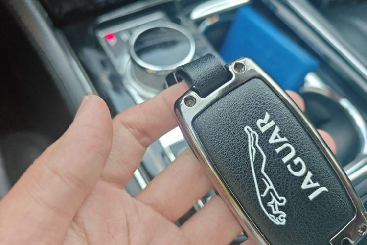 Used Jaguar XJ 2016 XJL 3.0 SC Two-Wheel-Drive Elegant Business Edition Vehicle Key