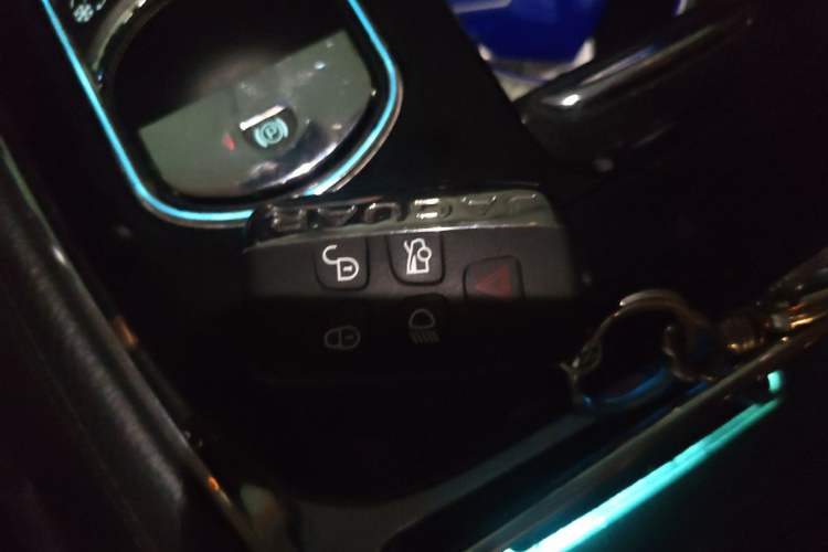 Used Jaguar XJ 2016 XJL 3.0 SC Two-Wheel-Drive Elegant Business Edition Vehicle Key