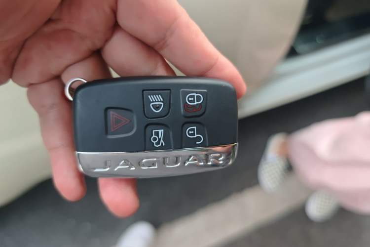 Used Jaguar XJ 2016 XJL 3.0 SC Four-Wheel Drive Panoramic Business Edition Vehicle Key