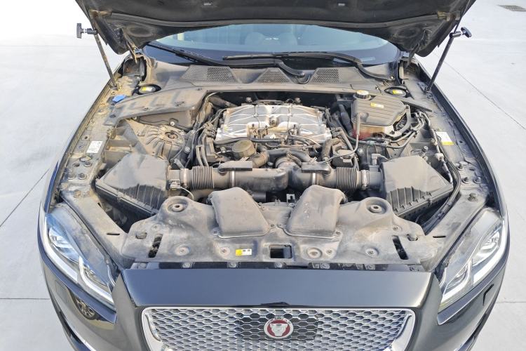 Used Jaguar XJ 2018 XJL 3.0 SC Two-Wheel-Drive Elegant Business Edition Engine Bay