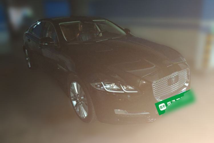 Used Jaguar XJ 2018 XJL 3.0 SC Two-Wheel-Drive Elegant Business Edition Front Right 45 Deg