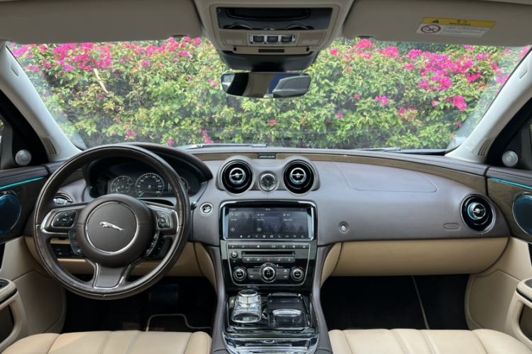 Used Jaguar XJ 2018 XJL 3.0 SC Two-Wheel-Drive Elegant Business Edition Interior 1