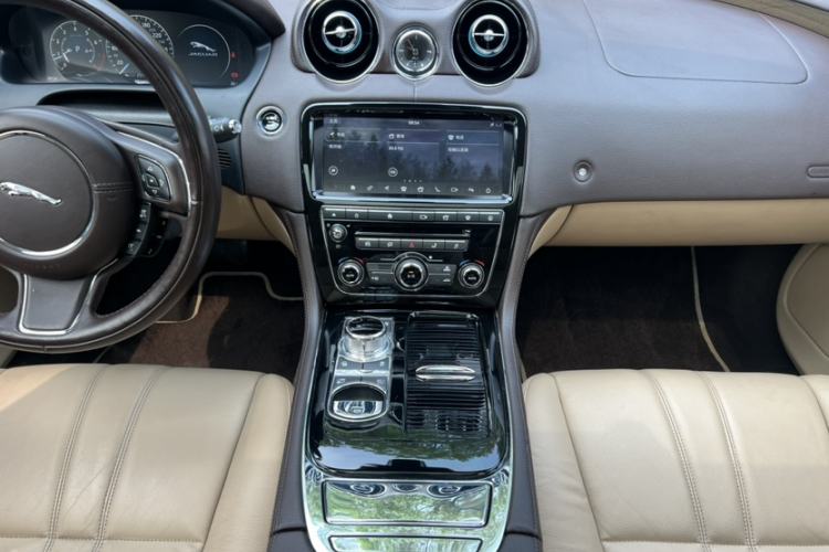 Used Jaguar XJ 2018 XJL 3.0 SC Two-Wheel-Drive Elegant Business Edition Interior 2