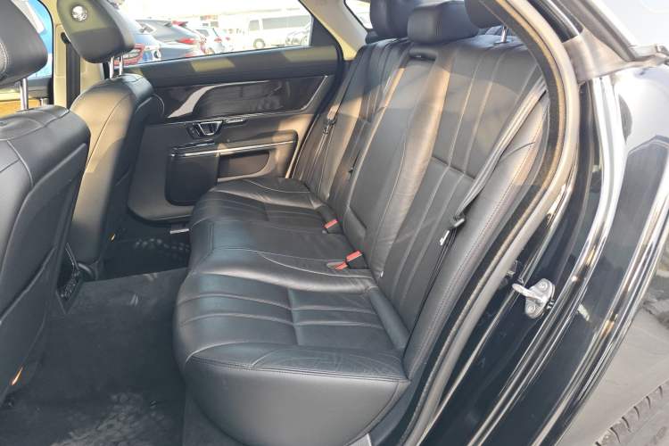 Used Jaguar XJ 2018 XJL 3.0 SC Two-Wheel-Drive Elegant Business Edition Interior 4