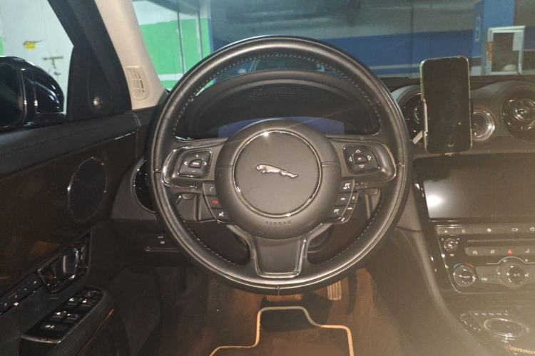 Used Jaguar XJ 2018 XJL 3.0 SC Two-Wheel-Drive Elegant Business Edition Steering Wheel