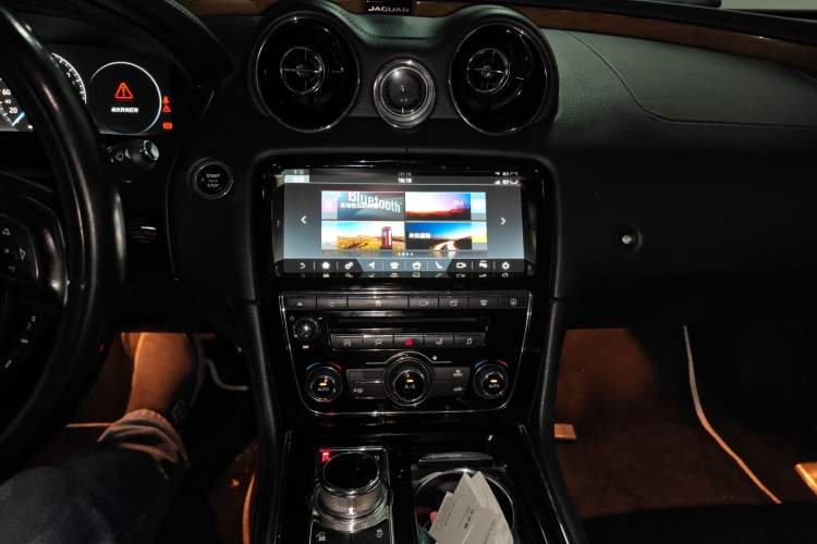 Used Jaguar XJ 2018 XJL 3.0 SC Two-Wheel-Drive Elegant Business Edition Audio And AC Panel