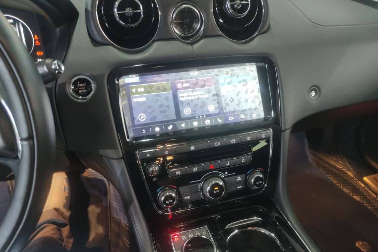 Used Jaguar XJ 2018 XJL 3.0 SC Two-Wheel-Drive Elegant Business Edition Audio And AC Panel