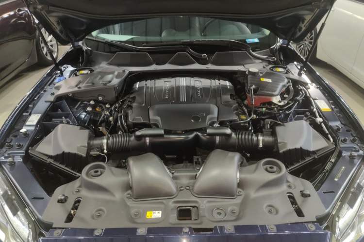 Used Jaguar XJ 2018 XJL 3.0 SC Two-Wheel-Drive Elegant Business Edition Engine Bay