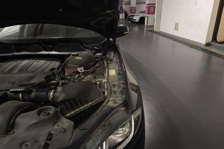 Used Jaguar XJ 2018 XJL 3.0 SC Two-Wheel-Drive Elegant Business Edition Engine Bay Left
