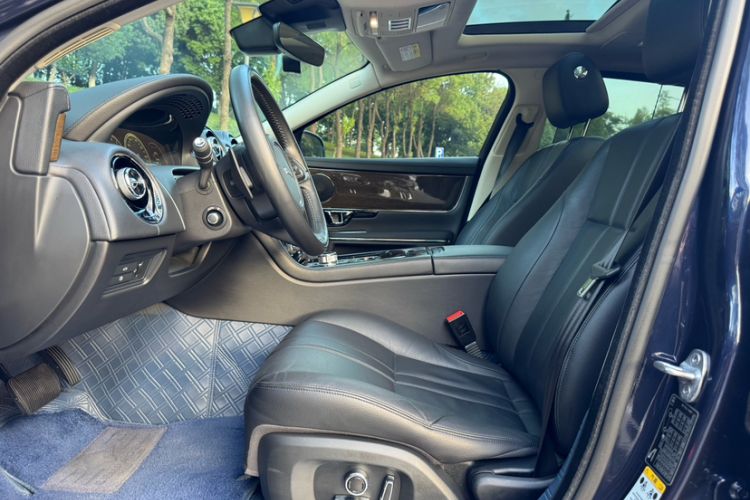 Used Jaguar XJ 2018 XJL 3.0 SC Two-Wheel-Drive Elegant Business Edition Interior 14