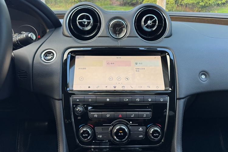 Used Jaguar XJ 2018 XJL 3.0 SC Two-Wheel-Drive Elegant Business Edition Interior 4
