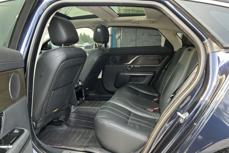Used Jaguar XJ 2018 XJL 3.0 SC Two-Wheel-Drive Elegant Business Edition Interior 6