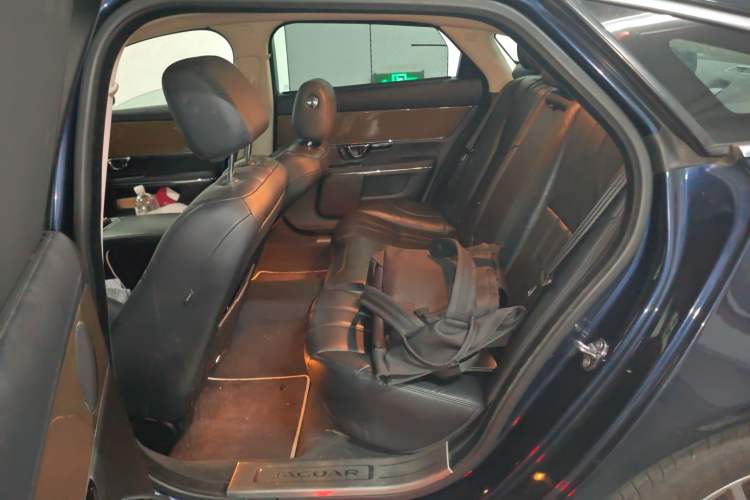 Used Jaguar XJ 2018 XJL 3.0 SC Two-Wheel-Drive Elegant Business Edition Left Rear Seat