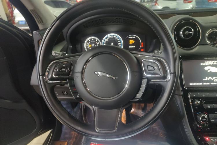 Used Jaguar XJ 2018 XJL 3.0 SC Two-Wheel-Drive Elegant Business Edition Steering Wheel