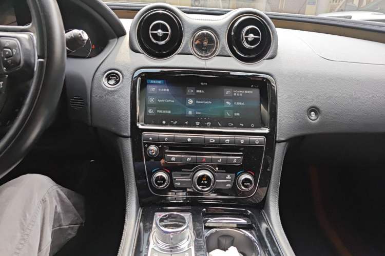 Used Jaguar XJ 2018 XJL 3.0 SC Two-Wheel-Drive Elegant Business Edition Audio And AC Panel