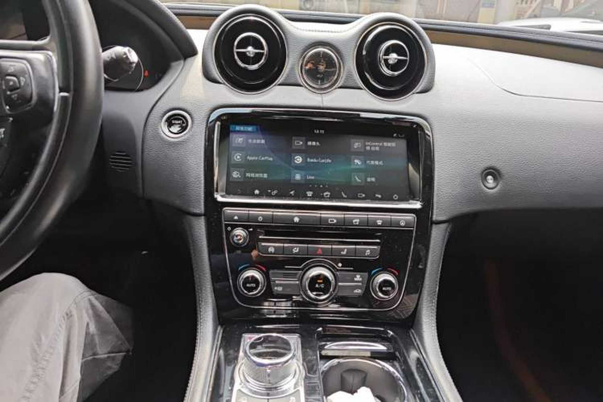 Used Jaguar XJ 2018 XJL 3.0 SC Two-Wheel-Drive Elegant Business Edition Audio And AC Panel