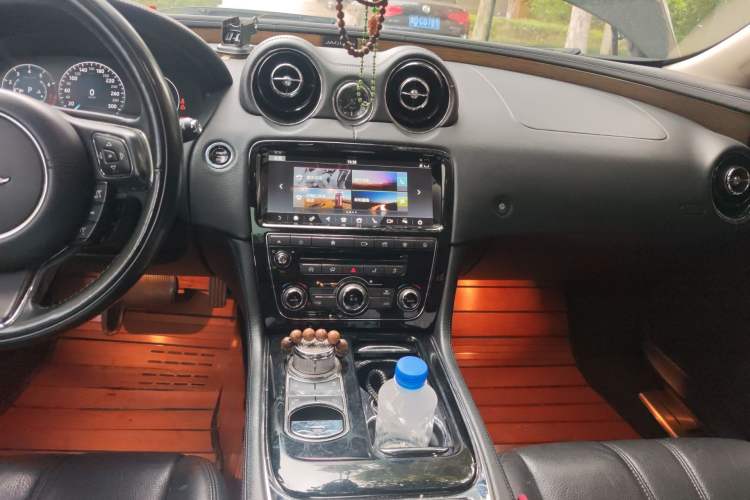 Used Jaguar XJ 2018 XJL 3.0 SC Two-Wheel-Drive Elegant Business Edition Audio And AC Panel