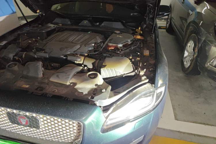 Used Jaguar XJ 2018 XJL 3.0 SC Four-Wheel Drive Panoramic Business Edition Engine Bay Left