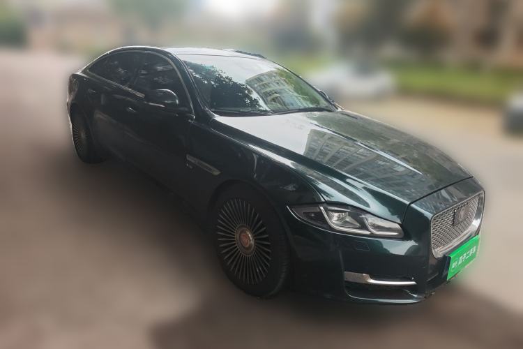 Used Jaguar XJ 2018 XJL 3.0 SC Two-Wheel-Drive Elegant Business Edition Front Right 45 Deg