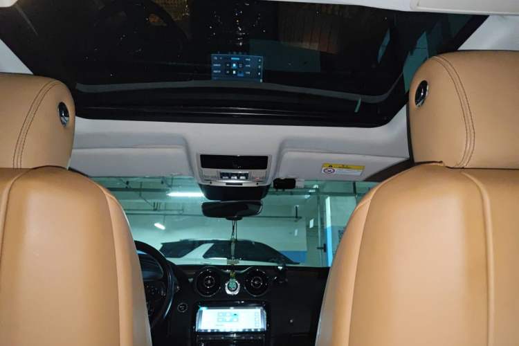 Used Jaguar XJ 2018 XJL 3.0 SC Four-Wheel Drive Panoramic Business Edition Headliner
