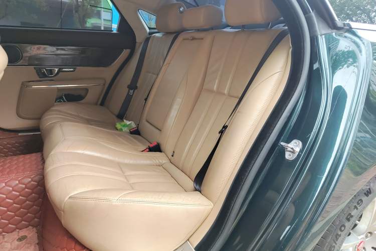 Used Jaguar XJ 2018 XJL 3.0 SC Two-Wheel-Drive Elegant Business Edition Interior 4