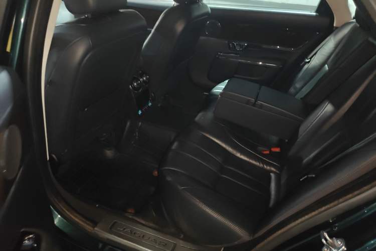 Used Jaguar XJ 2018 XJL 3.0 SC Two-Wheel-Drive Elegant Business Edition Left Rear Seat