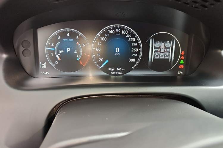 Used Jaguar XJ 2018 XJL 3.0 SC Two-Wheel-Drive Elegant Business Edition Odometer Close Up
