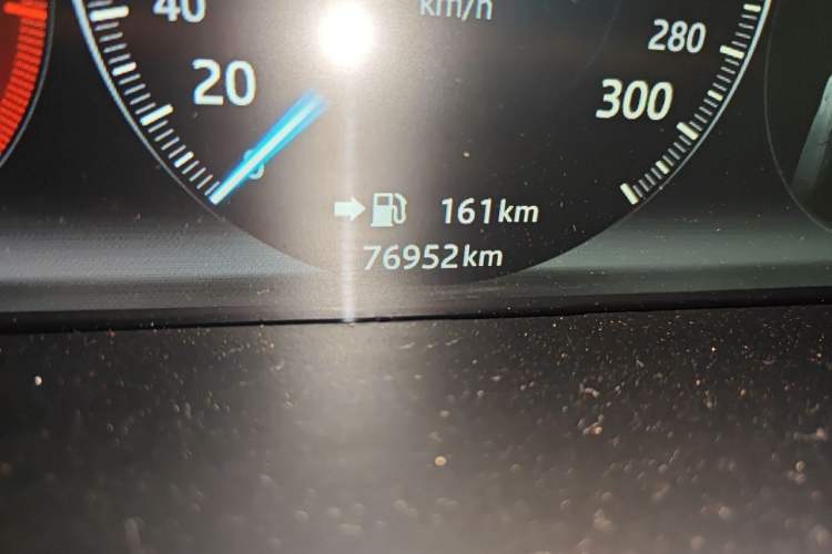 Used Jaguar XJ 2018 XJL 3.0 SC Four-Wheel Drive Panoramic Business Edition Odometer Close Up
