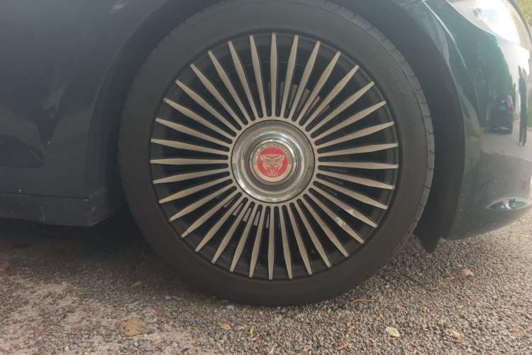 Used Jaguar XJ 2018 XJL 3.0 SC Two-Wheel-Drive Elegant Business Edition Right Front Wheel Hub