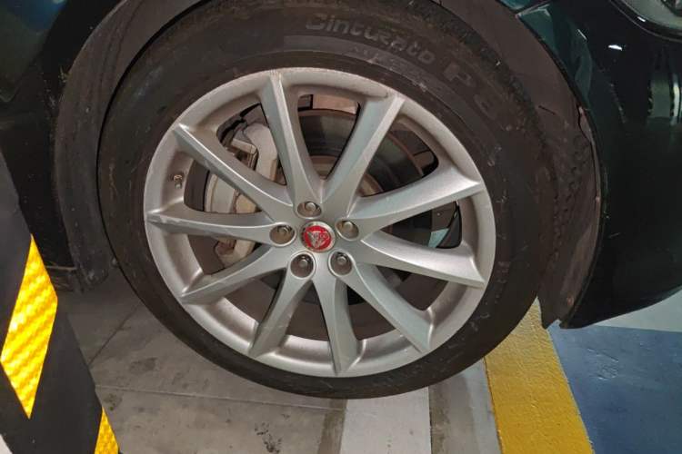 Used Jaguar XJ 2018 XJL 3.0 SC Four-Wheel Drive Panoramic Business Edition Right Front Wheel Hub