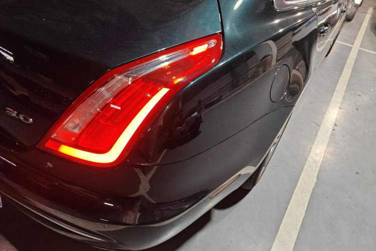Used Jaguar XJ 2018 XJL 3.0 SC Two-Wheel-Drive Elegant Business Edition Right Rear Taillight
