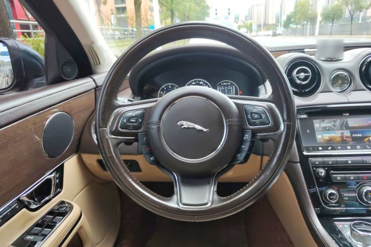 Used Jaguar XJ 2018 XJL 3.0 SC Two-Wheel-Drive Elegant Business Edition Steering Wheel