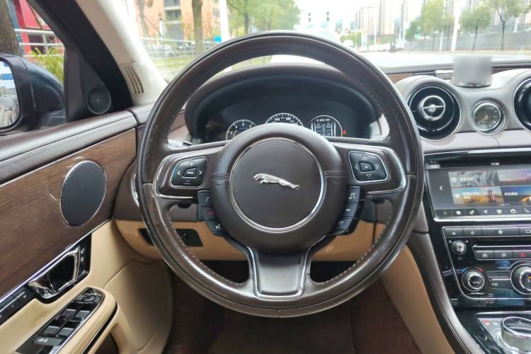 Used Jaguar XJ 2018 XJL 3.0 SC Two-Wheel-Drive Elegant Business Edition Steering Wheel