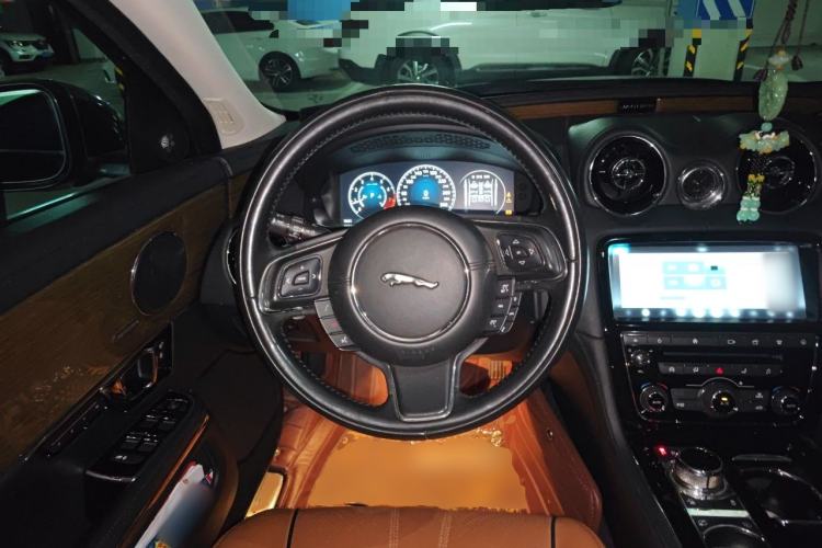 Used Jaguar XJ 2018 XJL 3.0 SC Four-Wheel Drive Panoramic Business Edition Steering Wheel