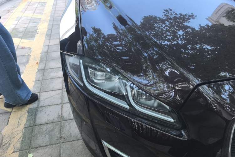 Used Jaguar XJ 2018 XJL 3.0 SC Two-Wheel-Drive Panoramic Business Edition Right Front Headlight