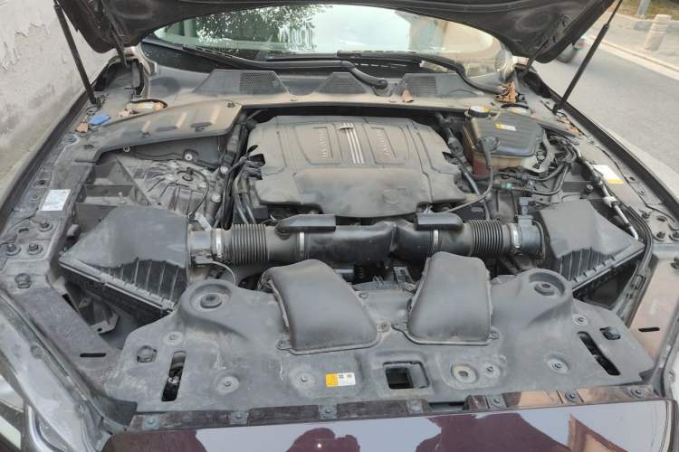 Used Jaguar XJ 2018 XJL 3.0 SC Two-Wheel-Drive Elegant Business Edition Engine Bay