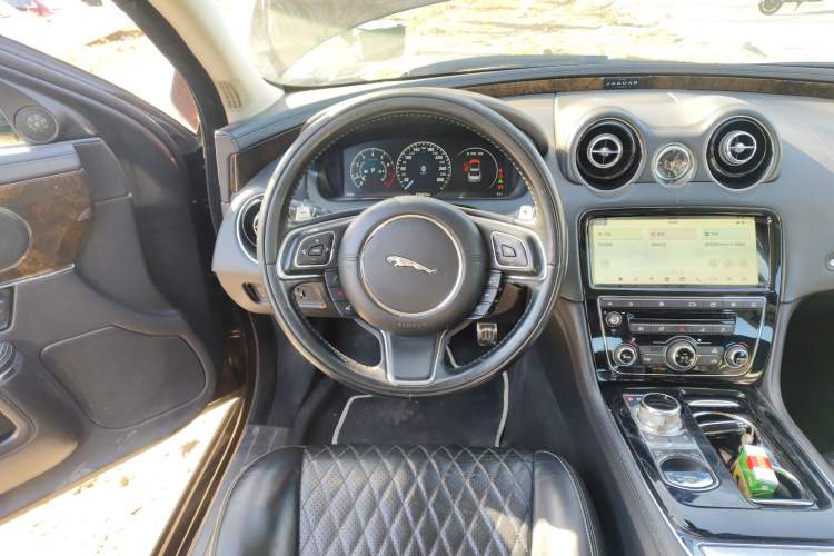 Used Jaguar XJ 2018 XJL 3.0 SC Four-Wheel Drive Panoramic Business Edition Steering Wheel
